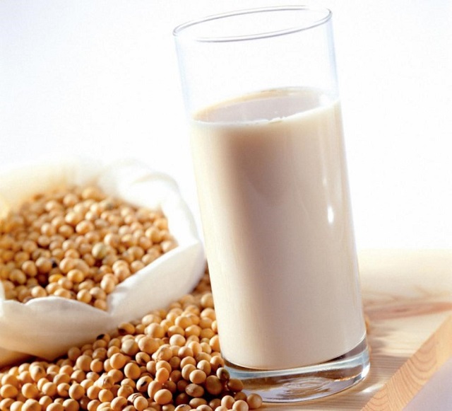 Tinh chất mầm đậu nành và collagen là một trong những thành phần chính của viên uống Hoa Thiên