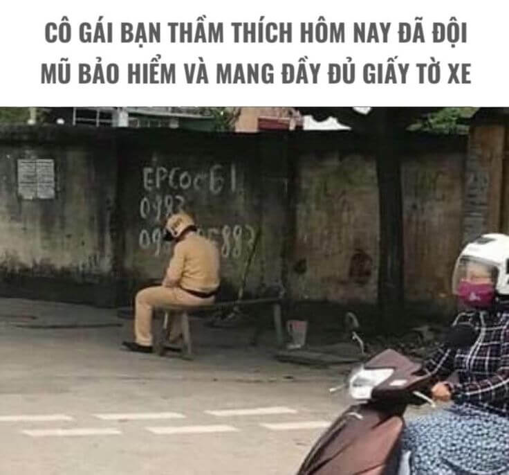Cô gái bạn thầm thích hôm nay đã đội mũ bảo hiểm và mang đầy đủ giấy tờ xe - Công an giao thông said