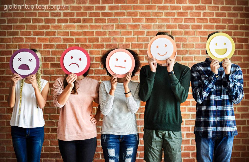 Cách con gái thể hiện tình cảm trên mạng xã hội bạn nên biết
