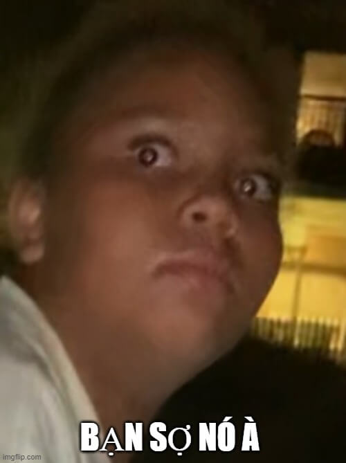 Khi bạn sợ mà cố cười, và tôi thì chụp lại.