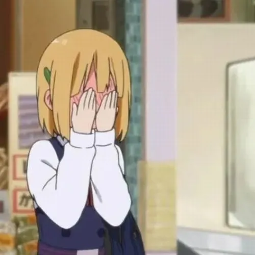 Ảnh troll anime gương mặt bẽn lẽn nép lại rất cute