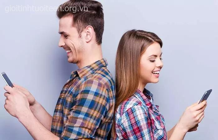 6 dấu hiệu con trai thích bạn qua tin nhắn: Cách nhắn nào là “thích thật”?