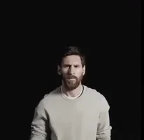 Messi búng tay hiện ra vương miện