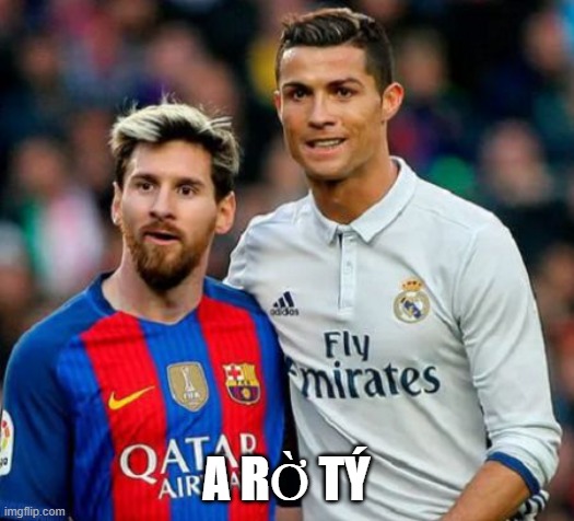 Ronaldo sờ đít Messi
