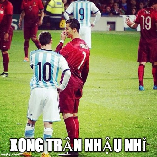 Ronaldo rủ Messi đá xong đi nhậu