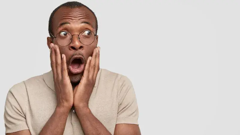 Khoảnh khắc bất ngờ của anh da đen lan truyền rầm rộ trên mạng.