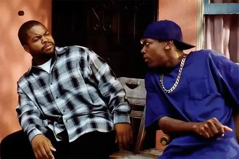 Mắt mở to, miệng há hốc – anh da đen phản ứng quá hài.