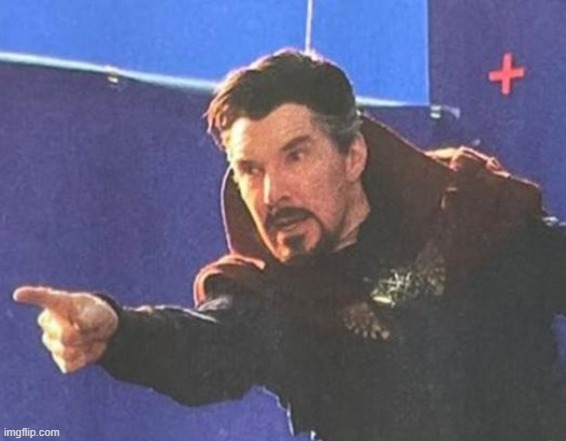 Dr Strange chỉ tay