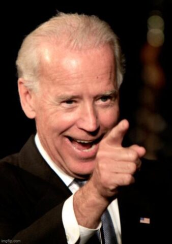 Ông Biden chỉ tay