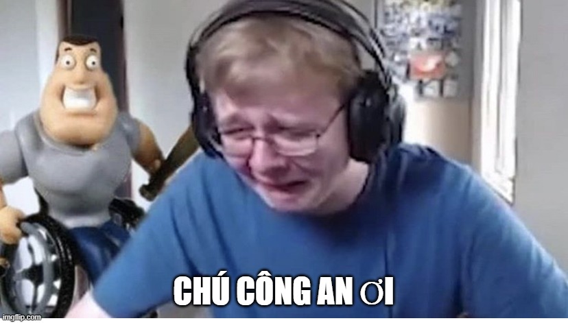 Ảnh meme “tao báo công an” với nét mặt nghiêm trọng đầy giả trân.