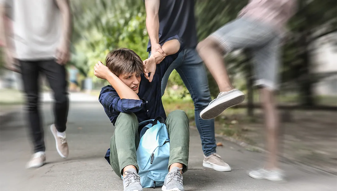 Bạo lực học đường là gì? Vết thương tâm lý không dễ lành ở tuổi học trò Bạo lực học đường là gì? Vết thương tâm lý không dễ lành ở tuổi học trò