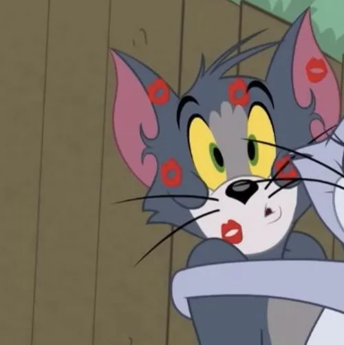 Meme mèo Tom nhấn mạnh tương phản hành vi khi Jerry lật thế