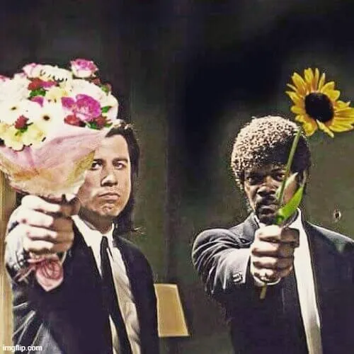 Meme bó hoa mai rực bật nét thân mật.