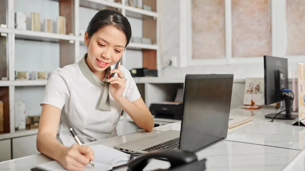 Tính tỉ mỉ và khả năng tổ chức của ISFJ phù hợp với các công việc hành chính.