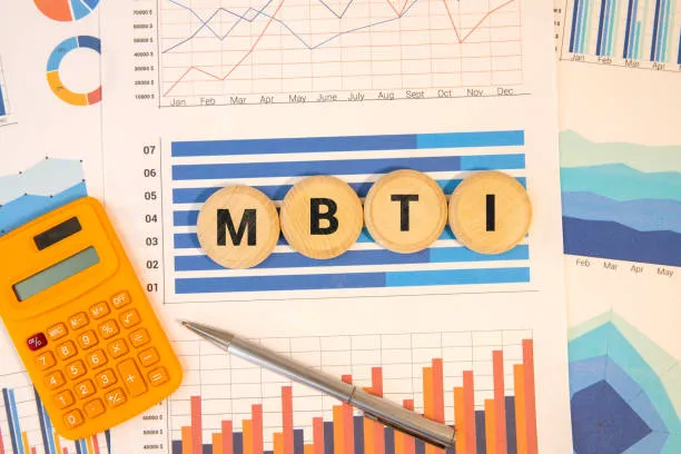 Công trình kiến tạo MBTI như xây dựng nhà - từng viên gạch nghiên cứu được xếp đặt kiên trì qua nhiều thập kỷ. Công trình kiến tạo MBTI như xây dựng nhà - từng viên gạch nghiên cứu được xếp đặt kiên trì qua nhiều thập kỷ.