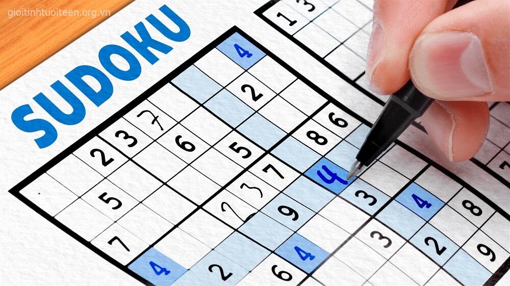 Sudoku như một mê cung số học, mỗi ô trống là một câu đố chờ được giải mã bằng logic thuần túy.