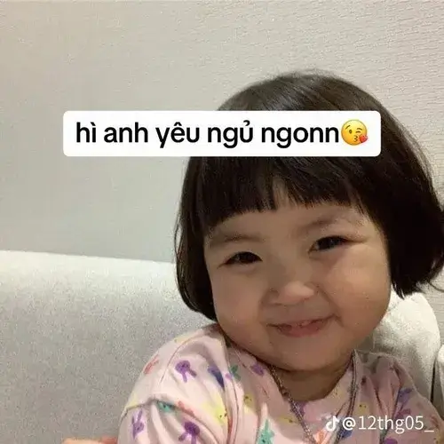 Hình chế meme vui bé cưng nói chuyện nệm êm