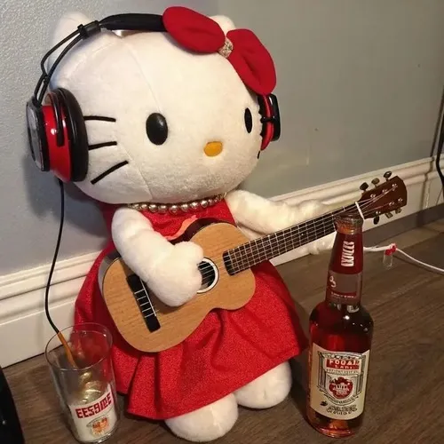 Ảnh đại diện Hello Kitty Y2K pastel glow phù hợp mọi phong cách dịu nhẹ