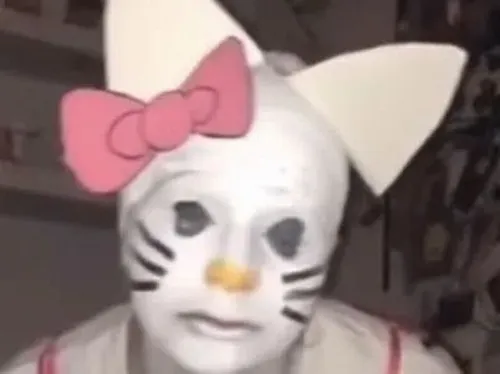 Hình troll mèo biểu cảm hết tiền ôm cốc hoàn toàn bất lực