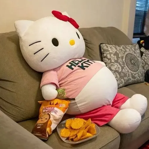 Meme Hello Kitty khóc cười thích hợp khi chuyện nhỏ bỗng thành mớ hỗn độn