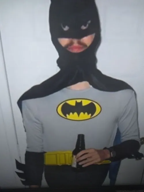 Ảnh troll Hiệp sĩ bóng đêm phô trí tuệ điều tra sắc bén