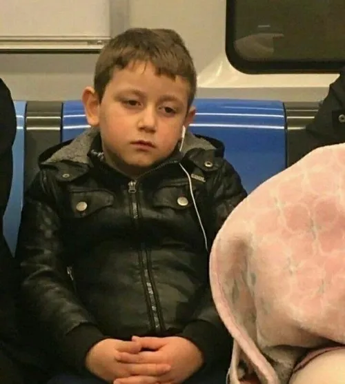 Ảnh meme vui trắc ẩn lan rộng nhờ sắc thái mềm mại giàu nội tâm