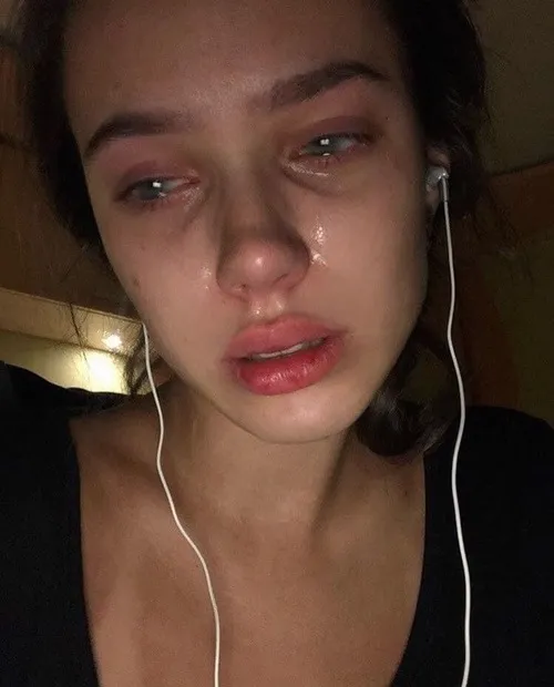 Meme chế bồi hồi nhẹ cạnh cảnh Nhân vật Mị đầy chiều sâu cảm xúc