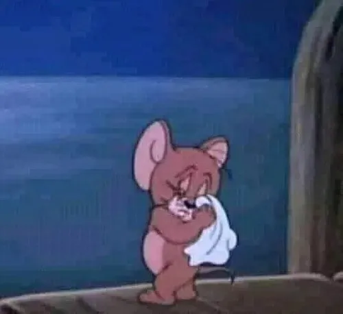 Chủ đề xót xa nhẹ nhàng nên dùng meme chuột khóc cho tình huống bối rối.