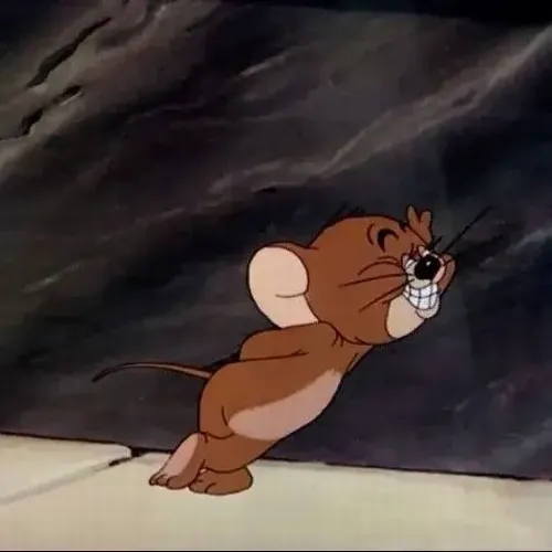 Hình chế meme vui nụ cười tinh nghịch mắt hí cười khiến Tom ngơ ngác bật ngửa