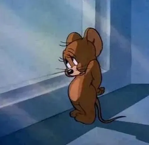 Meme chế tai chuột rung nhẹ trong không khí pha troll nhẹ nhàng