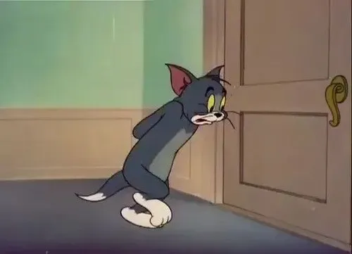 Meme mèo tinh quái Tom lý tưởng cho tình huống phản đòn bất thành