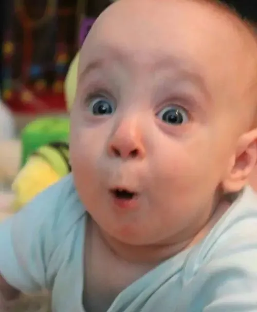 Meme chế nét mặt ngỡ ngàng lúng túng choáng nhẹ