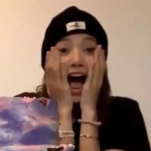 Cảm giác bàng hoàng lan tỏa mạnh trong meme khi câu chuyện đổi hướng