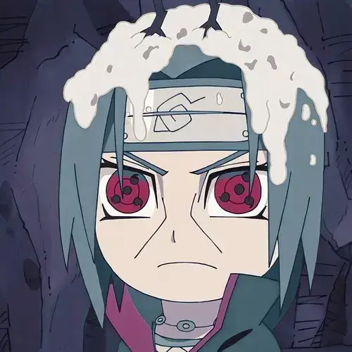 Meme Itachi đứng trước Làng Lá với ánh mắt trầm chứa ký ức sâu tầng
