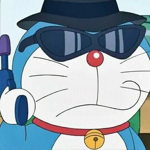 Meme Doraemon mô tả mắt lớn tròn xoe cùng dáng tròn đặc trưng.