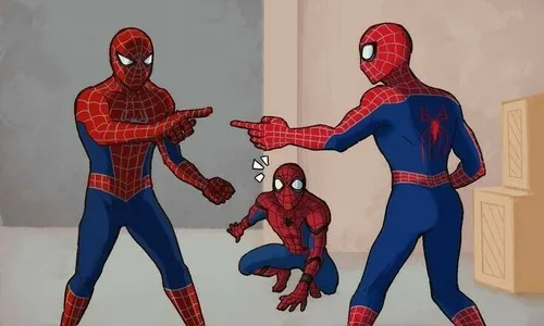 Ảnh chế cảnh giống nhau giữa siêu anh hùng phố đêm náo nhiệt