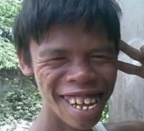 Hình meme hài nụ cười gồm âm thanh biểu cảm hòa hợp tếu táo