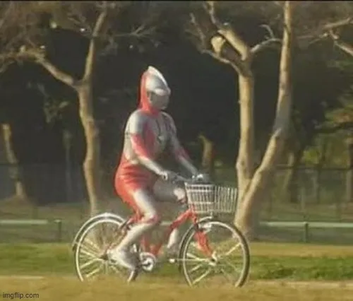 Meme siêu nhân điện quang phản chiếu khí thế trang nghiêm