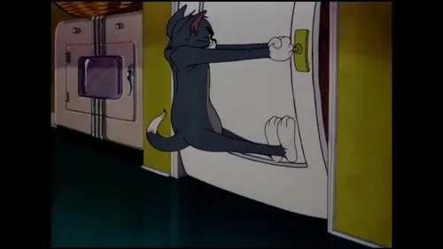 Tình huống bạn không mời mà tới mô tả cực trúng nhờ meme mèo Tom cửa hé