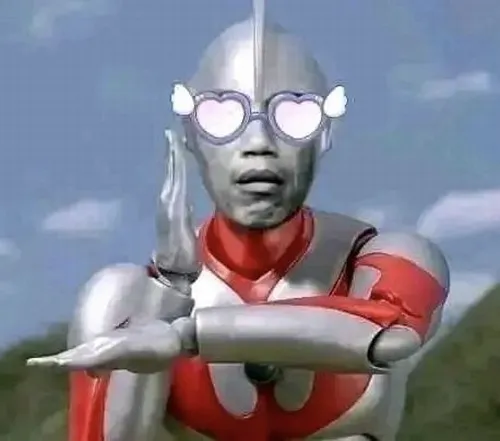 Meme hài Jet VTOL xuất hiện sau lưng tạo không khí căng mà vui