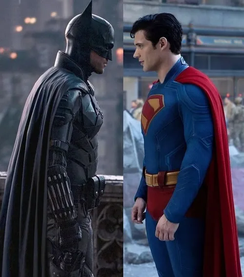 Meme Superman tạo dáng anh hùng Batman đứng cạnh thất vọng vì bị lu mờ